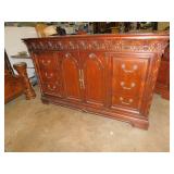 BEAUTIFUL CARVED DRESSER 6 DRAWER PLUS 2 DOOR