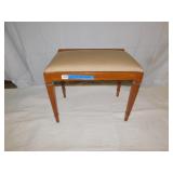 DREXEL VANITY BENCH LIKE NEW .