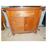 OAK WASHSTAND 3 DRAWERS 1 DOOR .