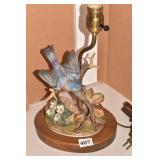 FIGURAL BIRD LAMP W/ WOOD BASE FLOWER DAMAGE