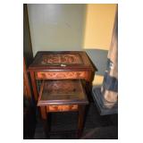 TWO NESTING TABLE 1 WITH GLASS.