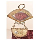 WIRE BASKET W/ BEVELED MIRROR .