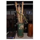 METAL CAN WITH REEDS