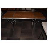 METAL FOLDING TABLE