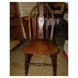 ANTIQUE CHAIR