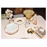 DOG ASHTRAY, DOG, VASE