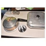 COVERED CAKE DOME WITH SKILLET