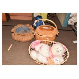 MUSICAL FURR IN BASKET SNOWMAN LIGHT WHALE TOP