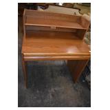 MODERN OAK FINISH DESK CLEAN .