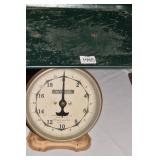 UNIVERSAL 20 LBS. SCALE