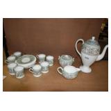 WEDGWOOD 10.5" H TEAPOT W/ LID AND SET INCL