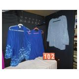 2X 2 PC. TOP AND LIGHT BLUE TOP