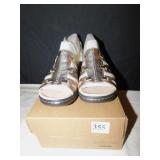 CLARKS SIZE 9 SANDALS GOLD COLOR