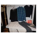 LIZ GOLF SWEATER SIZE MD, 6S WOMEN