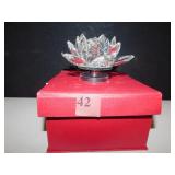 CRYSTAL BLOOMING FLOWER 4" H ON MIRRORED ROTATING