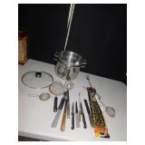 POTS KNIVES SQUARES NO NAME ON POTS