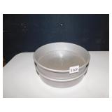 USA SMALL CAKE PANS LIKE NEW