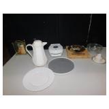 PLASTIC COFFEE POT DECORATIVE PLATES