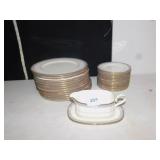 NORITAKE PLATES & GRAVY BOWL WITH LINER
