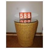 WOVEN TABLE 24" H X 19" ROUND