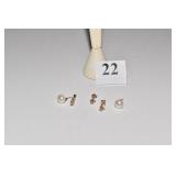 DIAMOND 3 STONE PENDANT 10KT DIAMOND CHIP STUDS