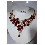 18" NECKLACE W/ RED STONES AND RHINESTONES GOLD