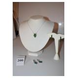 STERLING CHAIN W/ PENDANT, GREEN STONE HOOP