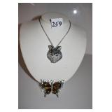 WOLF NECKLACE LONG CHAIN AND BUTTERFLY DECORATION