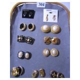 ELEVEN PAIR OF EARRINGS LARGE PEARL, RHINESTONES