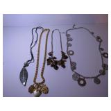 ONE GOLD TONE CHAIN LINK NECKLACE WITH HEART