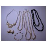 STRANDS OF PEARLS, GOLD TONE AND PEARL BRACELET,