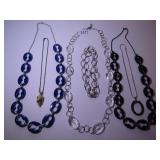 PLASTIC LINK NECKLACES BLUE AND BLACK, CLEAR