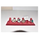 FOUR COSTUME RINGS LARGE FAUX DIAMOND, ELASTIC