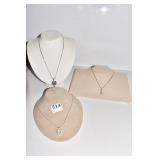 SILVER TONE INCLUDING RHINESTONE MULTI STRAND