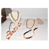 MULTICOLORED BEADED NECKLACE 18IN HEART NECKLACE