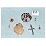 GOLD OVERLAY LEAF PENDANT