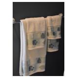 LEAF MOTIF BATHROOM TOWEL SET