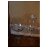 8 WHITE WINE GLASSES 12 RED WINE GLASSES