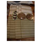 STONE TRIVETS, 2 SETS PLACEMATS