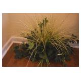 ARTIFICIAL PLANT W/ GREENS