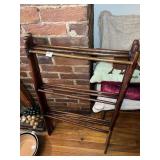 FOLDING ANTIQUE LINEN HOLDER