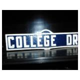 METAL COLLEGE DR STREET SIGN