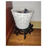 9.5" BASKET WEAVE CERAMIC PLANTER W/ LINER 11" H
