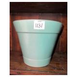 7.5" PLANTER GLAZED CHIP ON BASE SEE MARK