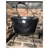 CAST IRON KETTLE 8" H + HANDLE X 16" D - DISPLAY