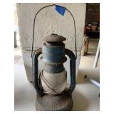 BLUE DIETZ NO 8 AIR PILOT OIL LANTERN, 14" TALL