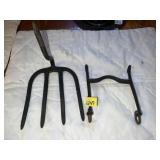 TOILET PAPER HOLDER CAST IRON & CAST IRON RAKE