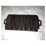 CAST IRON CORN DISH 7S26