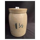 1.5 GALLON GRAY DECORATED CROCK 10" H - CHIP ON