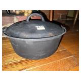 CAST IRON POT GRISWOLD # 8 POT W/ LID